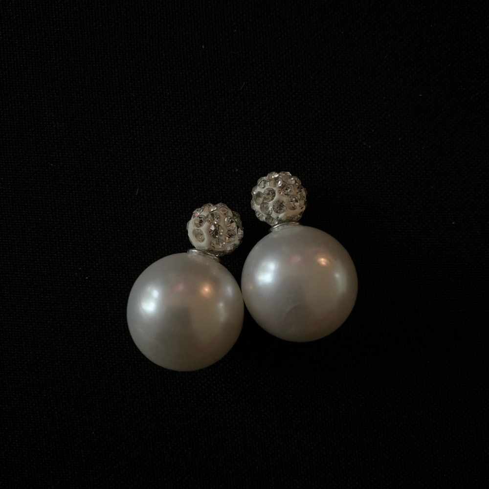 White pearl stud earrings